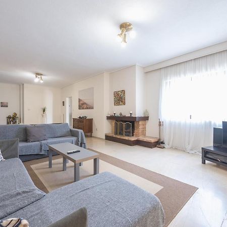 Lovely & Spacious 2-Bedroom Rental Unit In Glifada Atene Esterno foto