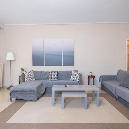 Lovely & Spacious 2-Bedroom Rental Unit In Glifada Atene Esterno foto