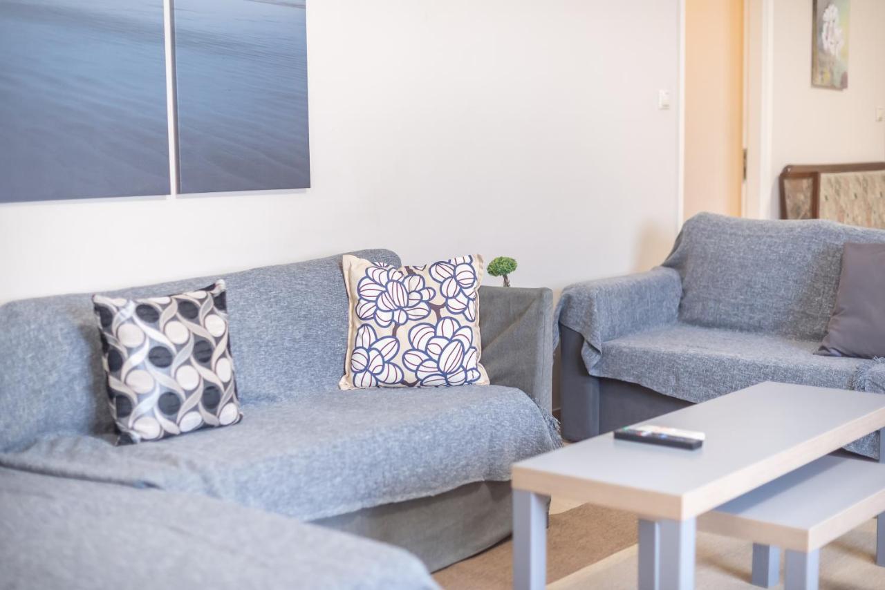 Lovely & Spacious 2-Bedroom Rental Unit In Glifada Atene Esterno foto