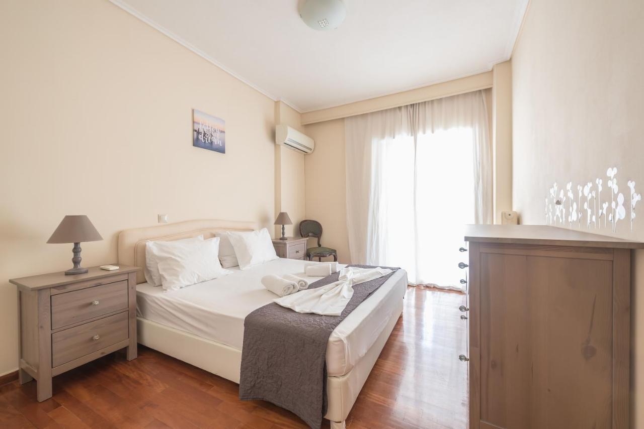 Lovely & Spacious 2-Bedroom Rental Unit In Glifada Atene Esterno foto