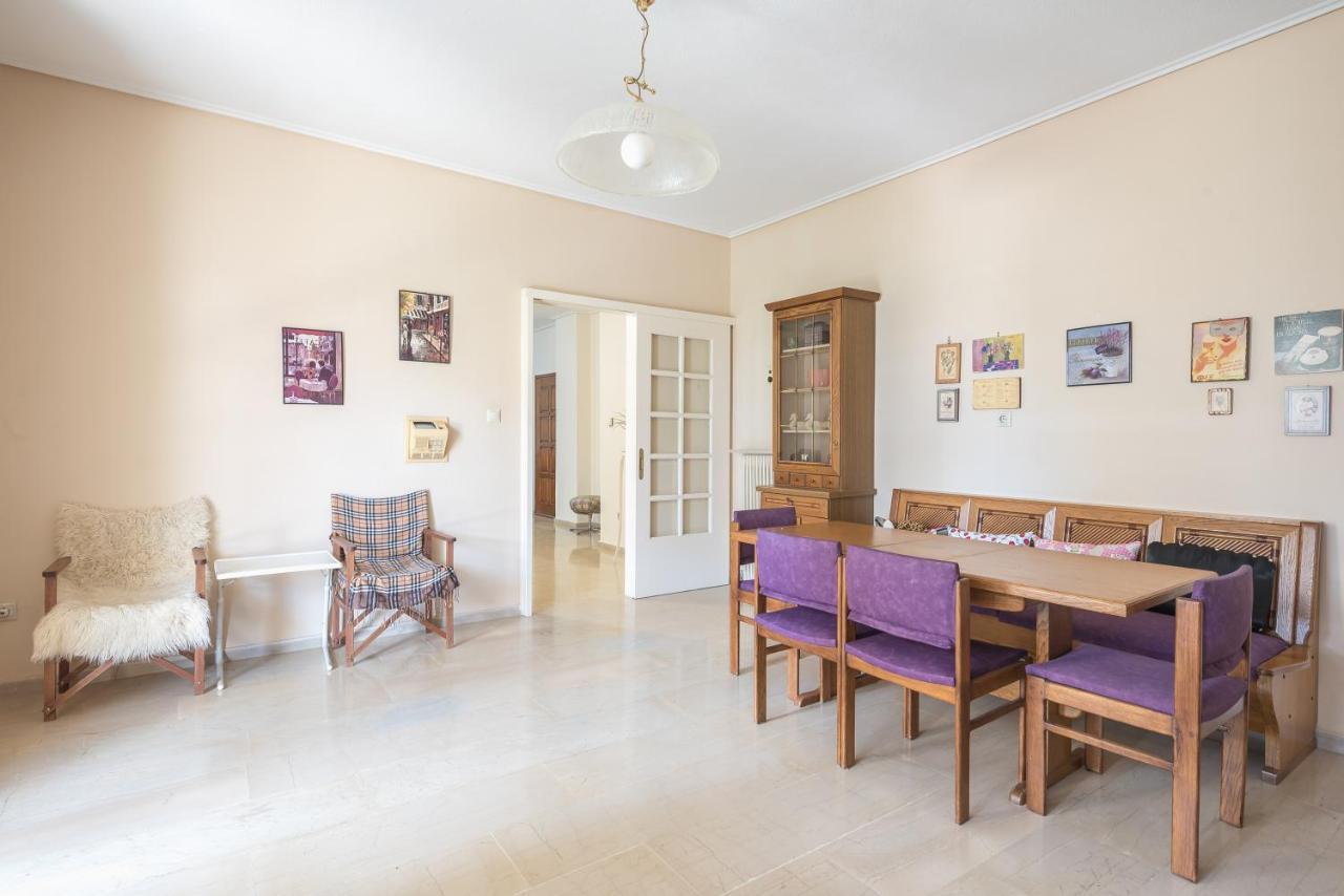Lovely & Spacious 2-Bedroom Rental Unit In Glifada Atene Esterno foto