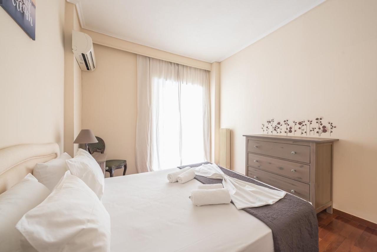 Lovely & Spacious 2-Bedroom Rental Unit In Glifada Atene Esterno foto