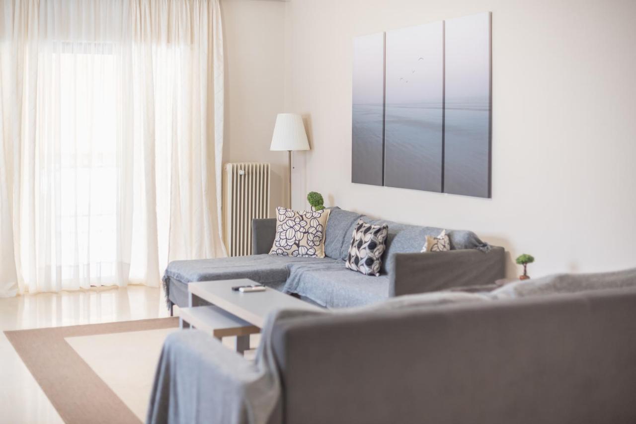 Lovely & Spacious 2-Bedroom Rental Unit In Glifada Atene Esterno foto