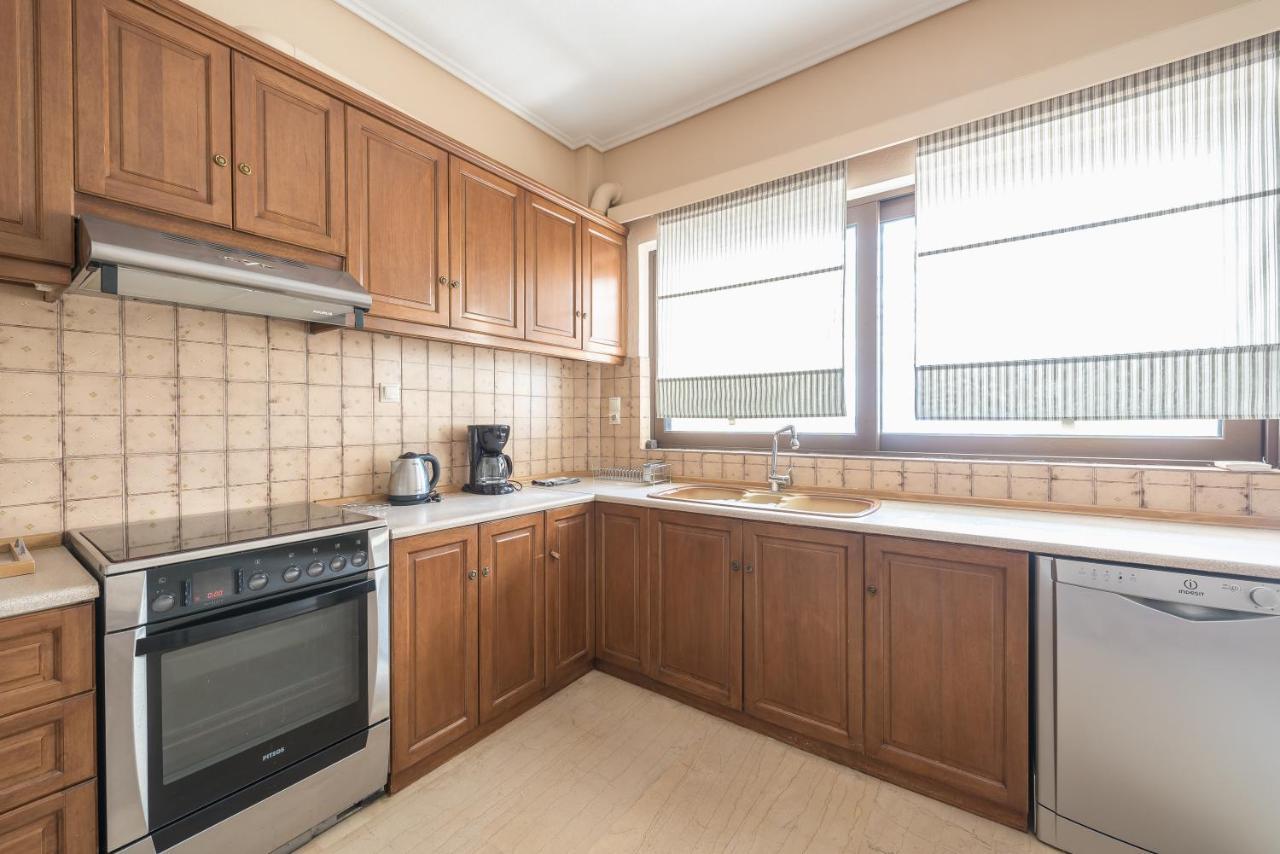 Lovely & Spacious 2-Bedroom Rental Unit In Glifada Atene Esterno foto