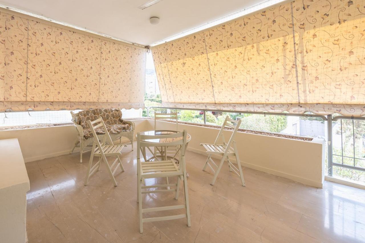 Lovely & Spacious 2-Bedroom Rental Unit In Glifada Atene Esterno foto