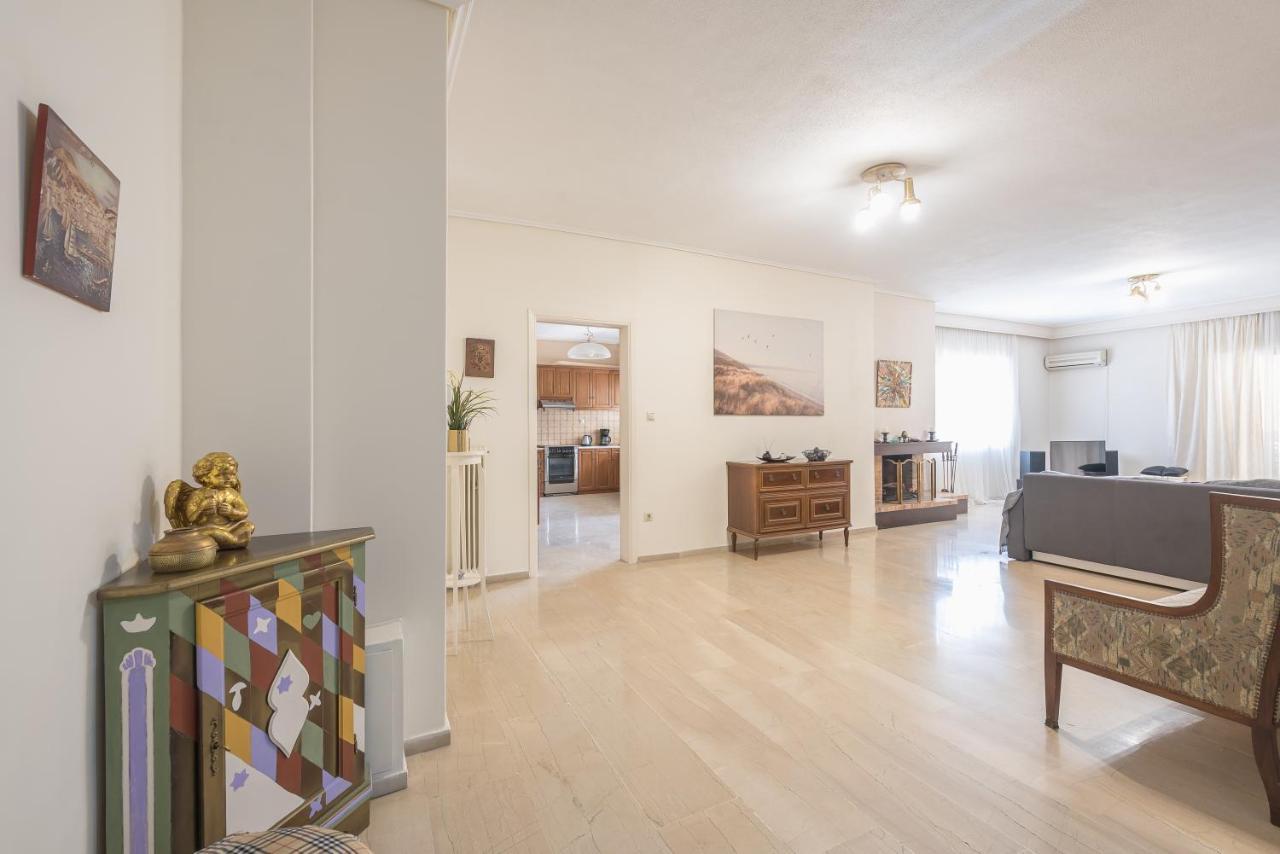 Lovely & Spacious 2-Bedroom Rental Unit In Glifada Atene Esterno foto